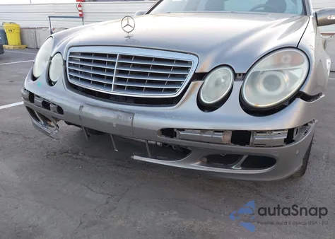 2004 Mercedes-Benz E 320 z USA, uszkodzony, nr VIN WDBUF65J64A458905